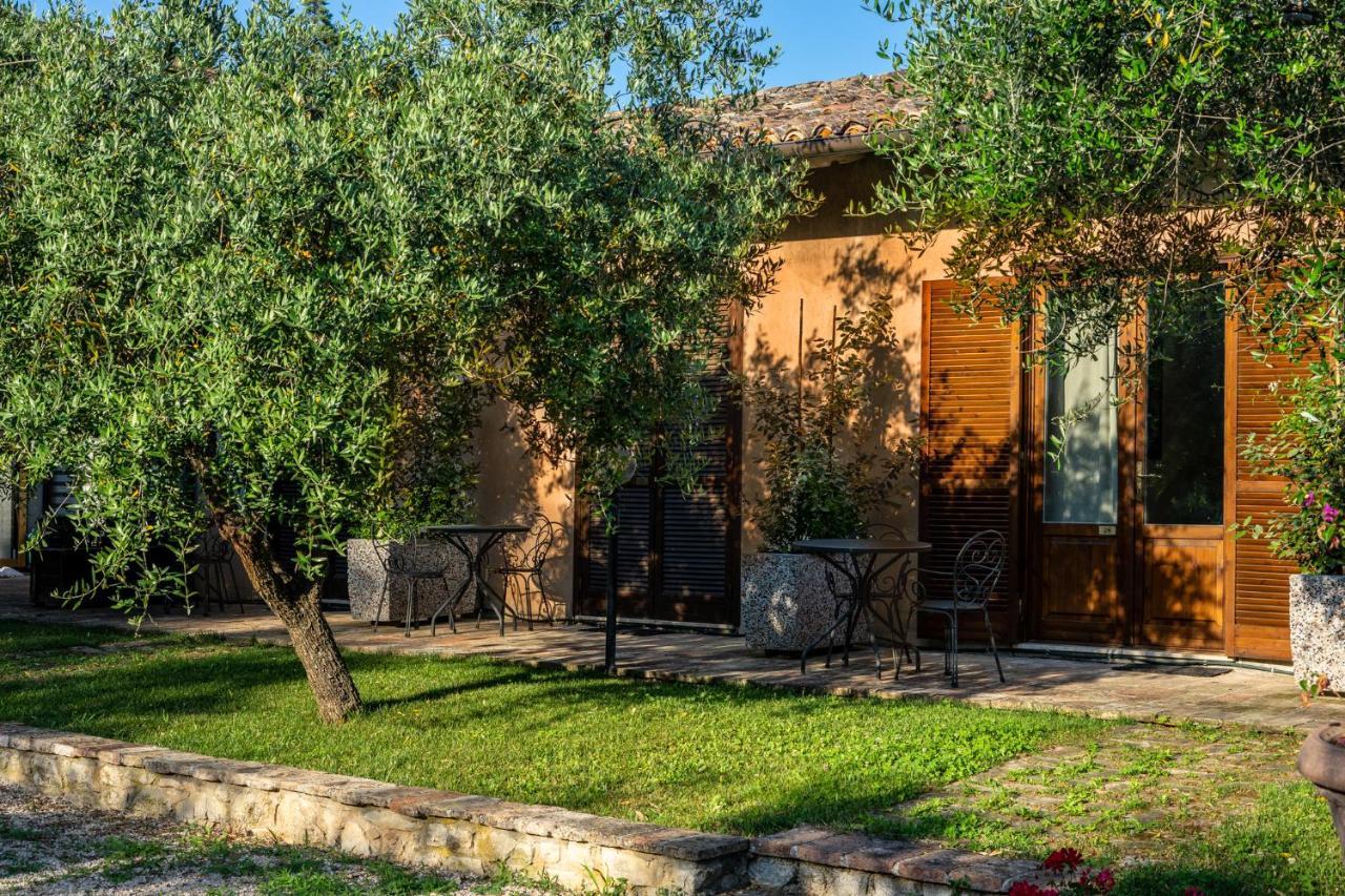 Hotel & Spa Villa Dei Mosaici Spello Exterior foto