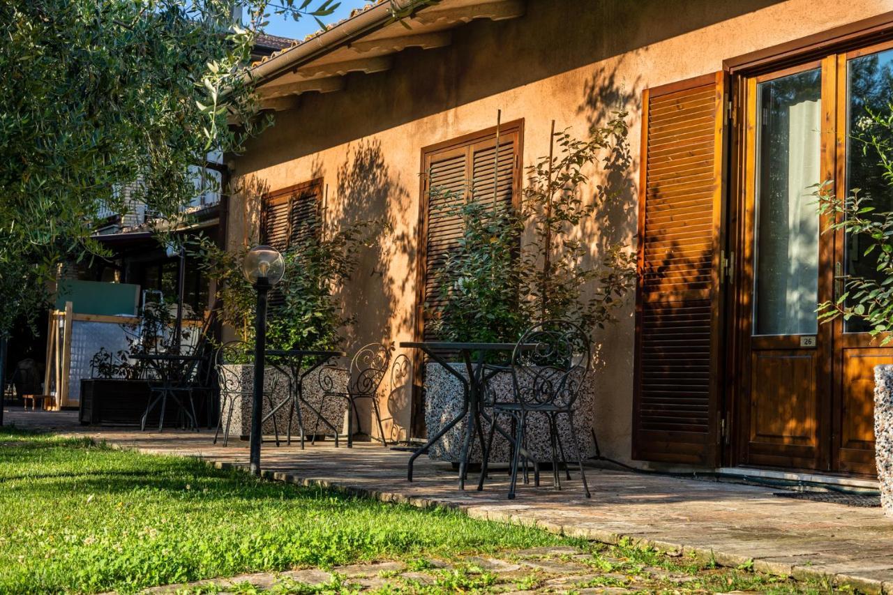 Hotel & Spa Villa Dei Mosaici Spello Exterior foto