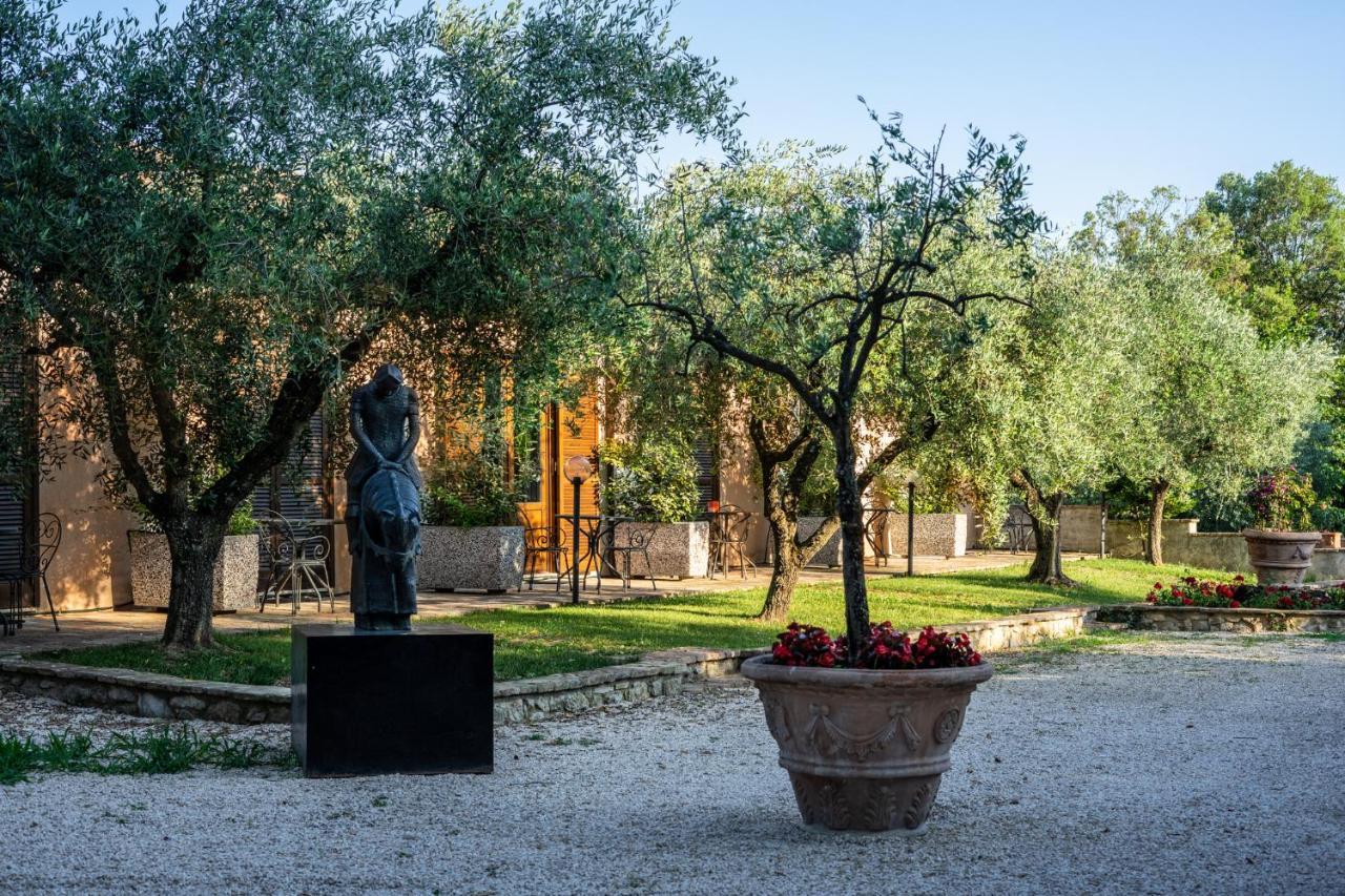 Hotel & Spa Villa Dei Mosaici Spello Exterior foto